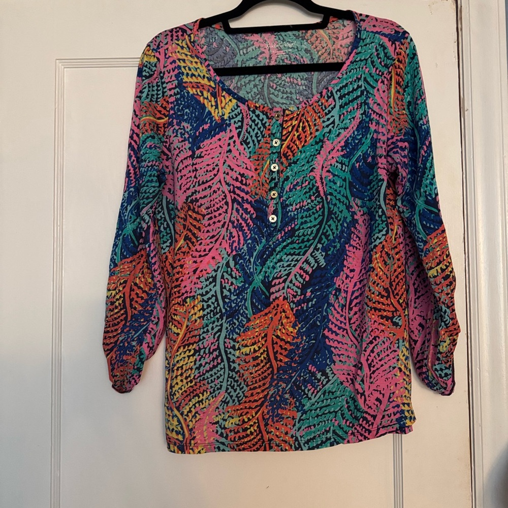Lilly Pulitzer Henley Pink & Blue Leaf design  3/4 Sleeve top Size L